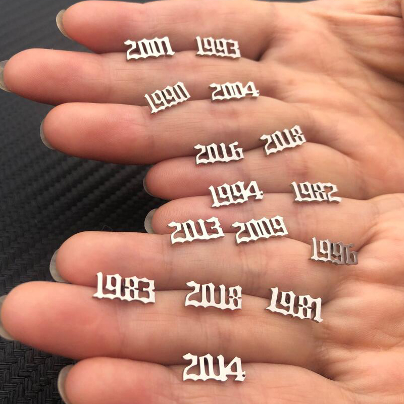 Men'S Fashion Year 2000 - Tiny Jaar Nummer Rvs Oorbellen Voor